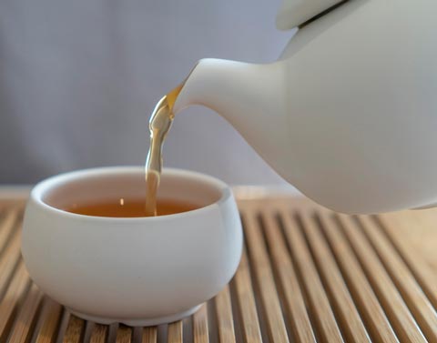 There are many potential benefits of consuming oolong tea.