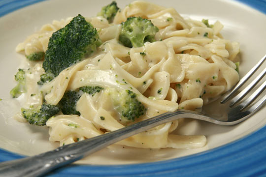 Create a healthy alfredo sauce.